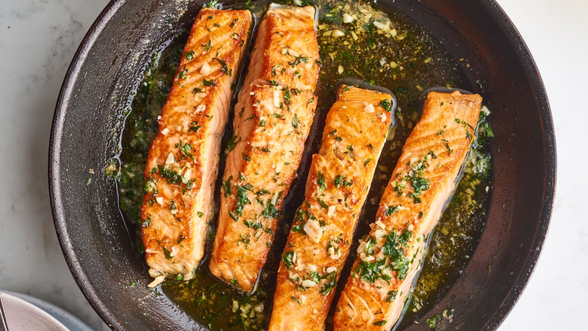 Pan Seared Salmon With Spicy Garlic Sauce