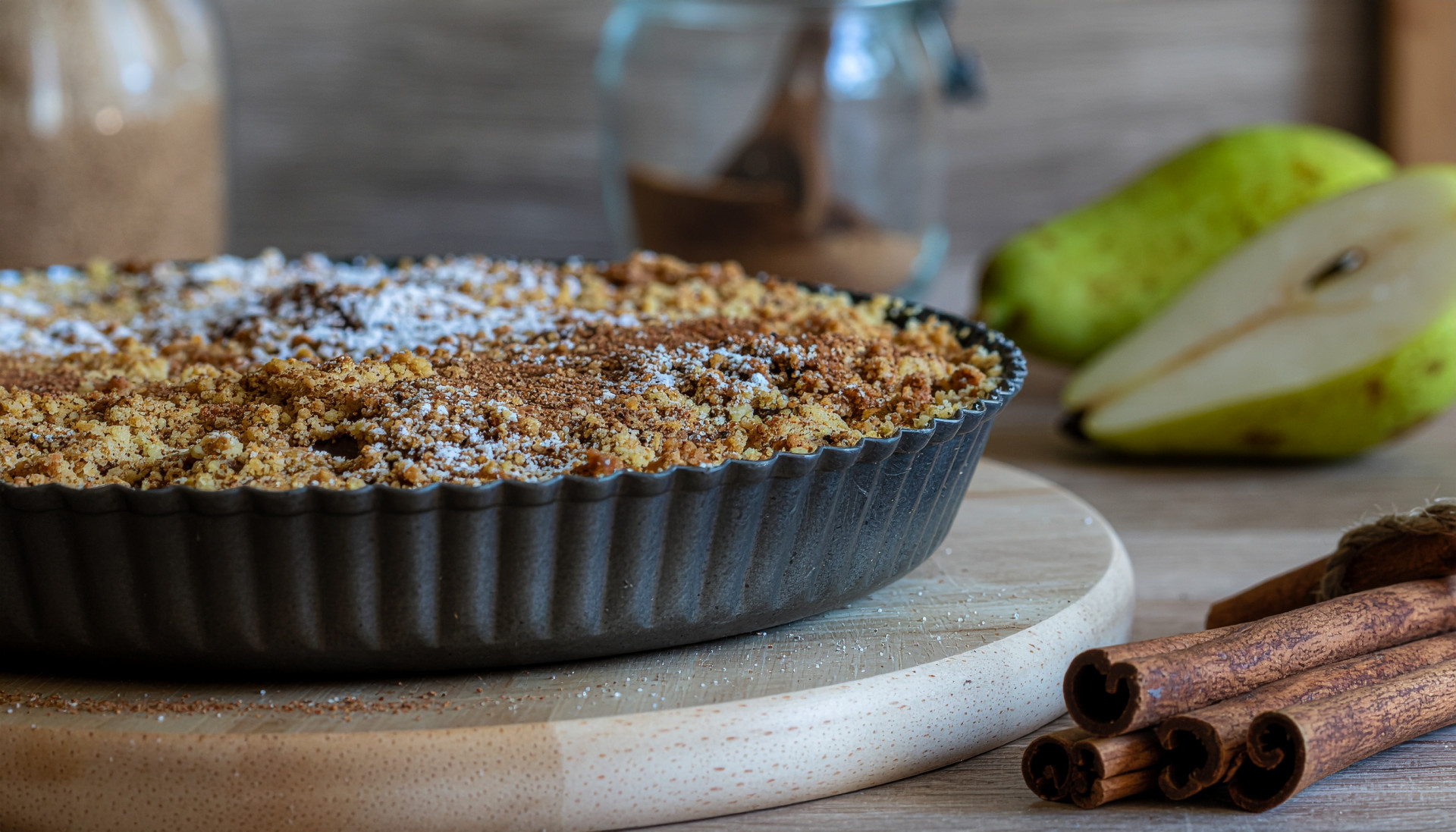 Cinnamon-Pear Crumble