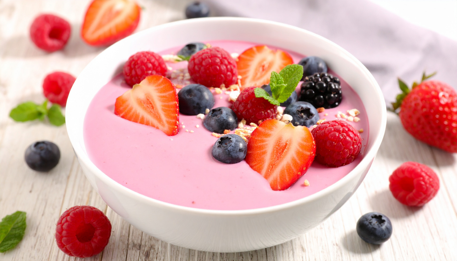 Berry Yogurt Bowls