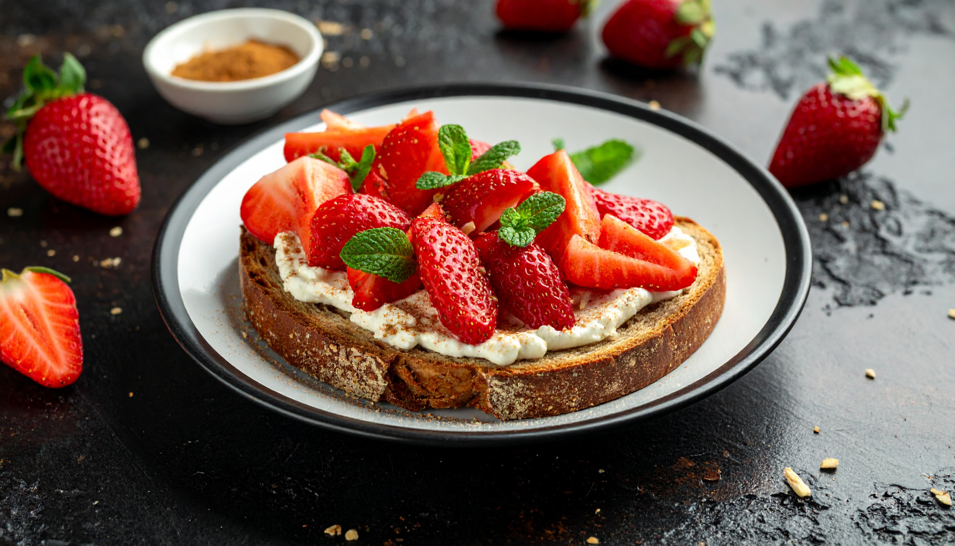 Cinnamon Protein Yogurt Toast